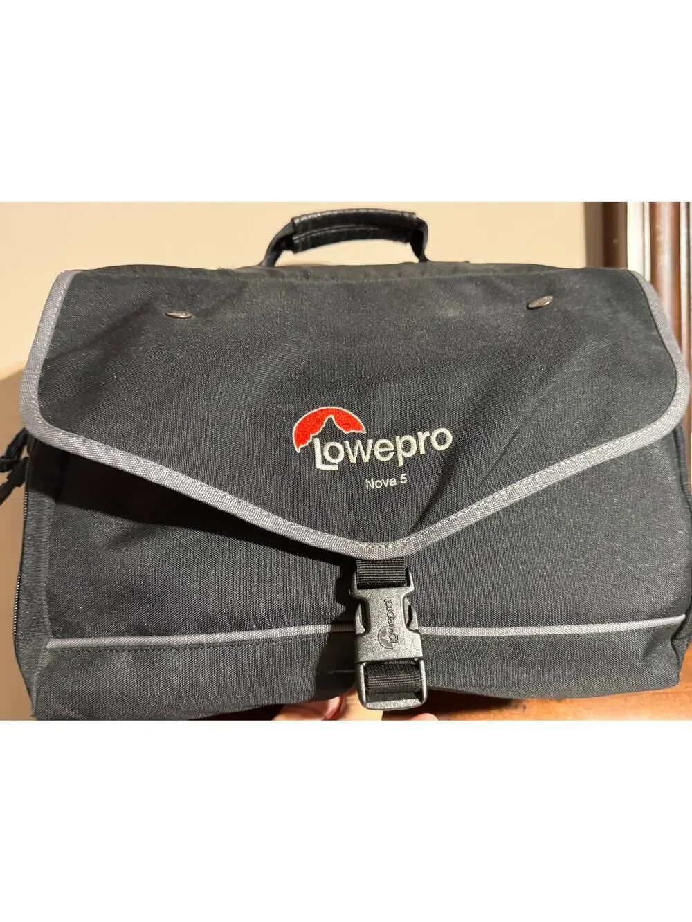 Lowepro Nova 5 Camera Bag NWOT